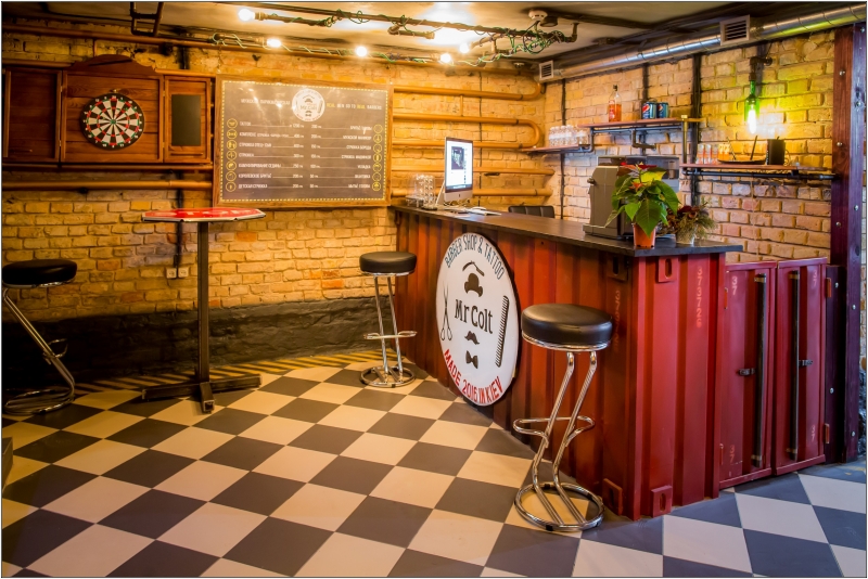 How to find a way to barbershop Mr.Colt in Hrushevsky Street?