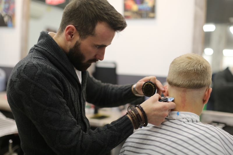 Как выглядит Стрижка Андеркат (Undercut)?